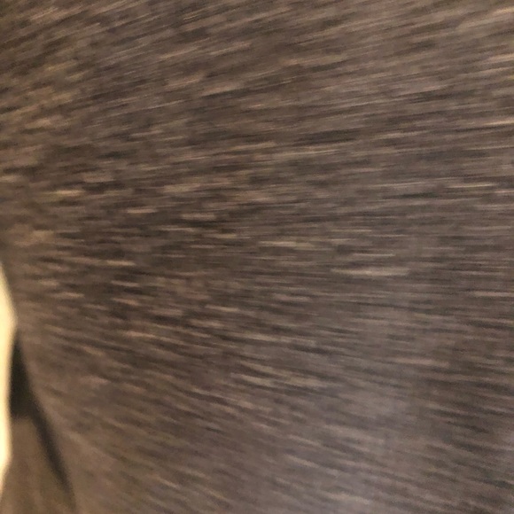 BRANDY MELVILLE TOP ONE SIZE FITS ALL - Picture 2 of 3